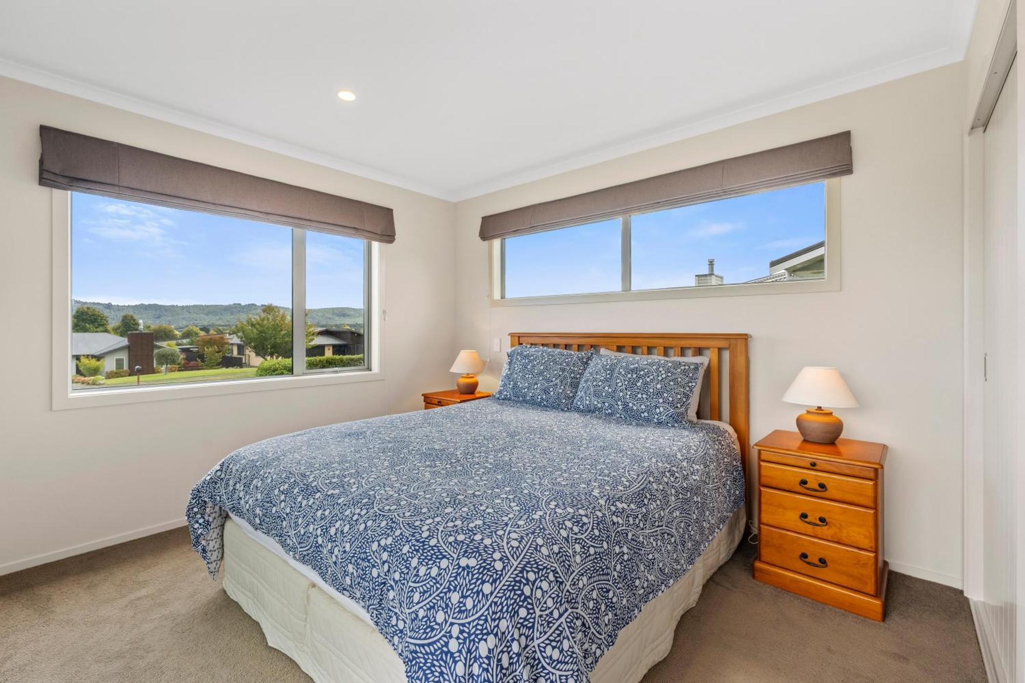 Lake Life Kinloch - Taupo Holiday Home 외부 사진